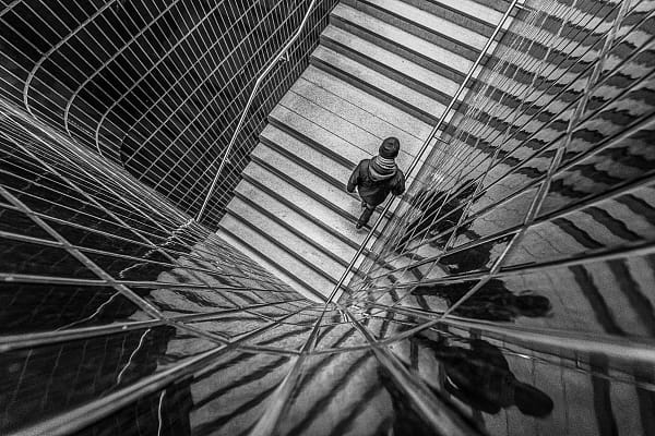 Treppenaufgang mit Spiegelung von M. Kopp-Brosi