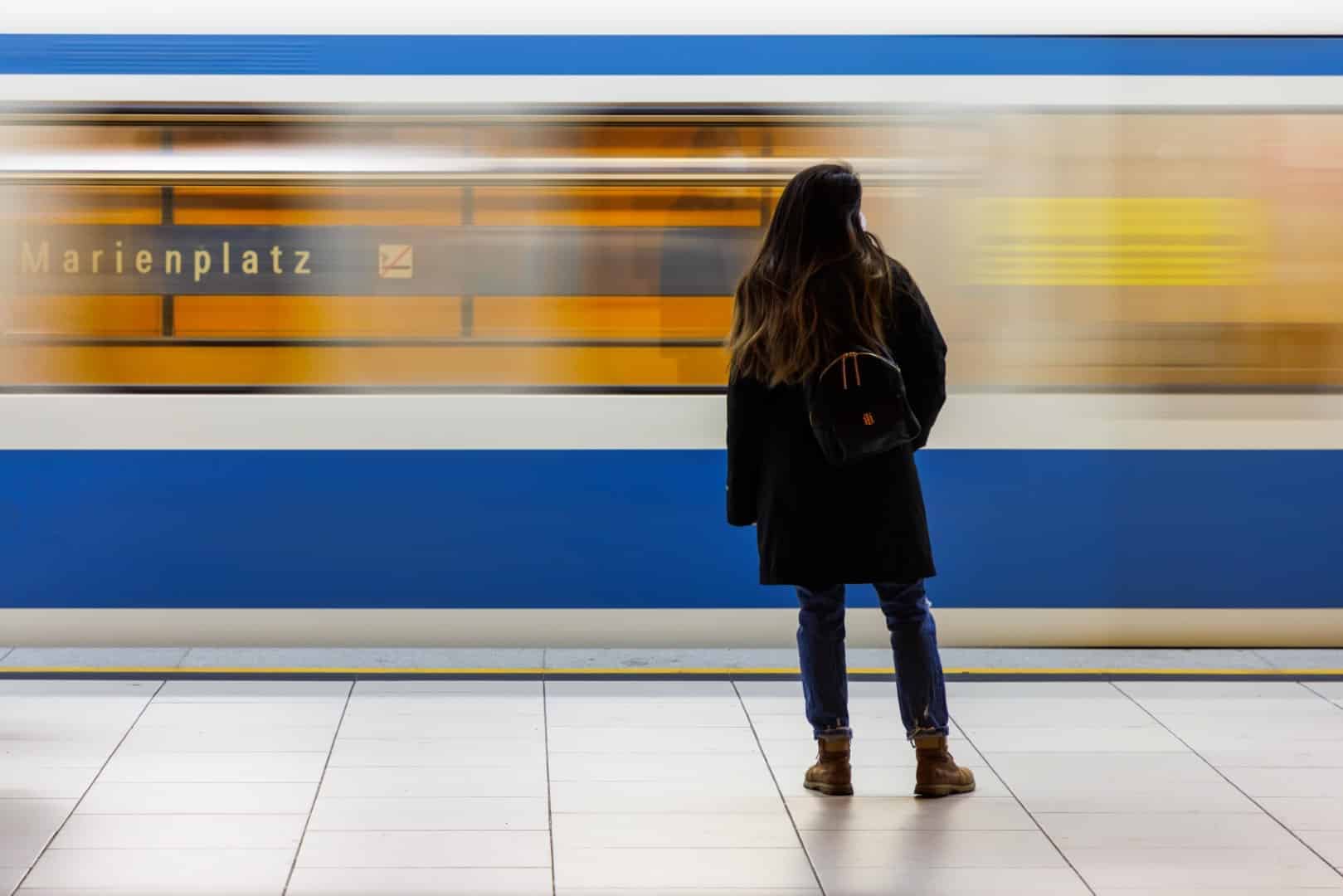 Einfahrende-U-Bahn_Norbert-Richter_u-Bahn-München